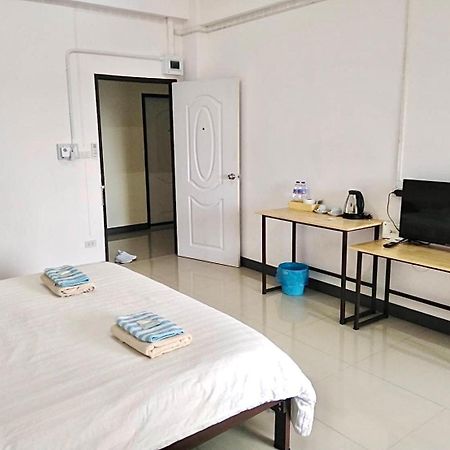 My Home Hotel - Phutthamonthon 4 Road, Near Mahidol University Salaya Ban Krathum Lom Exterior photo